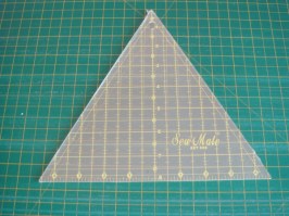 Pravítko pro quilting a patchwork trojuholník