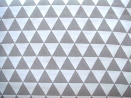 Látka sivobiele trojuholníky